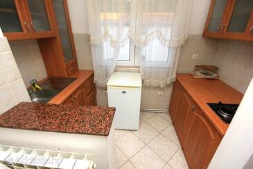 Ferienwohnungen mit Parkplatz Peroj, Fazana - 2234