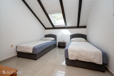 Lejlighedens parkeringsplads Donji Karin, Novigrad - 22350