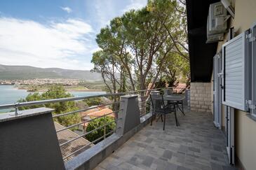 Two bedroom apartment Donji Karin, Novigrad (A-22350-b(