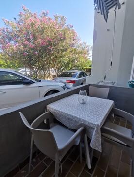 Leiligheter med parkering Povljana, Pag - 22355