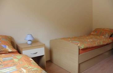 Apartmanok családok részére medencével Barbat, Rab - 22358