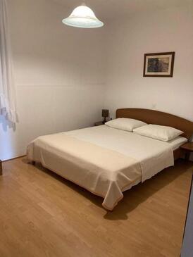 Apartments by the sea Barbat, Rab - 22359