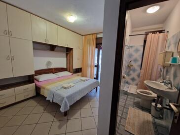 Apartamentos junto al mar Banjol, Rab - 22362