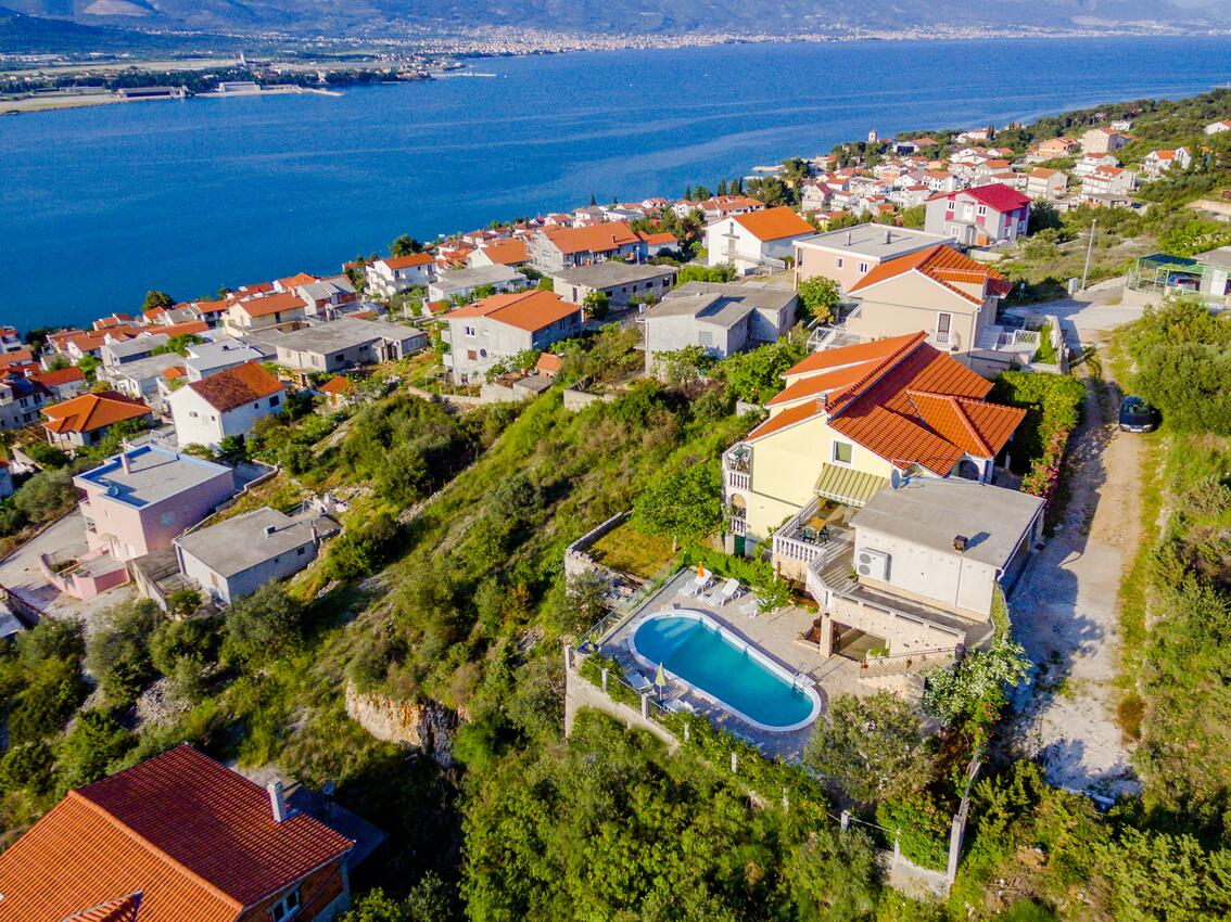 Apartamente cu piscină potrivite pentru familiile cu copii Mastrinka, Ciovo - 22372