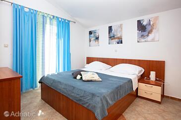 Apartamentos con parking Pakostane, Biograd - 22375