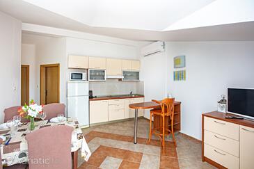 Lägenheter med parkering Pakostane, Biograd - 22375