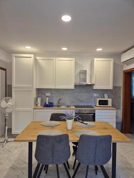 Lägenheter med parkering Pakostane, Biograd - 22375