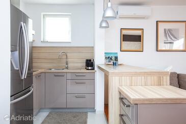 Appartamenti con parcheggio Vodizze - Vodice - 22382