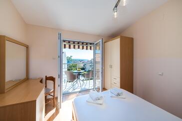 Apartments by the sea Tučepi, Makarska - 22384