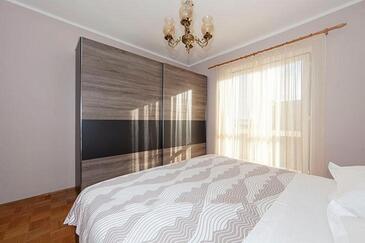 Ferienwohnungen mit Parkplatz Podgora, Makarska - 22389