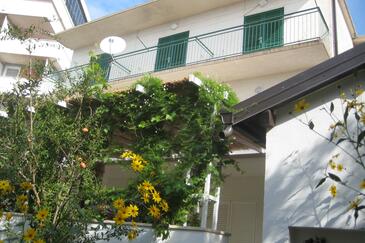 Podgora, Makarska, Szálláshely 22389 - Apartmanok kavicsos stranddal.