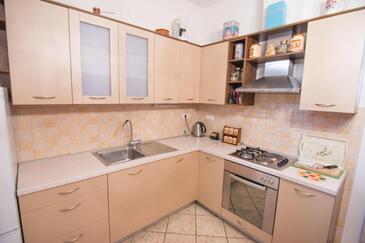 Ferienhaus mit Parkplatz Kraj, Pasman - 22391