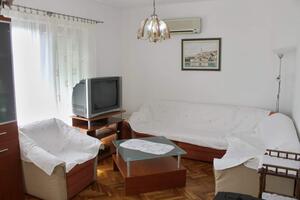Dvosobni apartma Novi Vinodolski (A-22393-a)