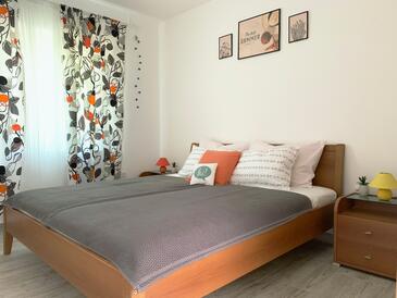 Leiligheter med parkering Krk - 22395