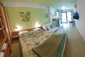 Leiligheter ved sjøen Murter - 22397