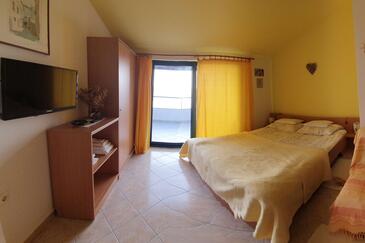 Apartments by the sea Murter - 22397