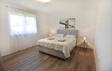 Ház családok részére medencével Buroli, Umag - 22400