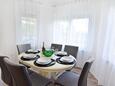 Buroli, Comedor en alojamiento de tipo house, WiFi.