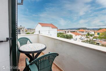 Lägenheter med parkering Murter - 22405