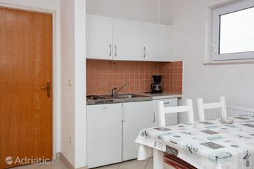 Lägenheter med parkering Murter - 22405