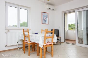 Apartmani i sobe s parkingom Murter - 22405
