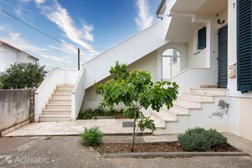 Apartments and rooms with parking space Murter - 22405