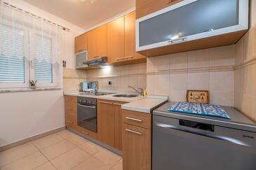 Apartmani s parkingom Baška, Krk - 22407