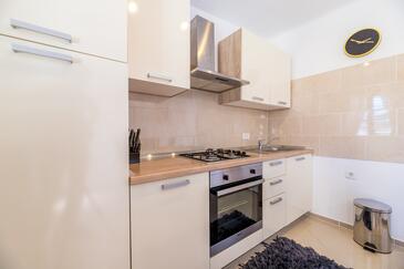Apartmani uz more Baška (Krk) - 22412