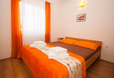 Appartamenti con parcheggio Baska, Veglia - Krk - 22414