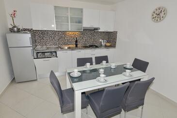 Апартаменти і кімнати у моря Макарска - Makarska - 22419