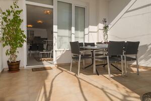 2-Zimmer-Ferienwohnung Makarska (A-22419-a)