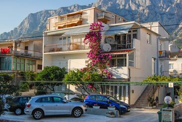 Makarska, Makarska, Object 22419 - Appartementen en kamers blizu mora met een kiezelstrand.