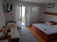 Makarska, Bedroom in the room, air condition available and WiFi.