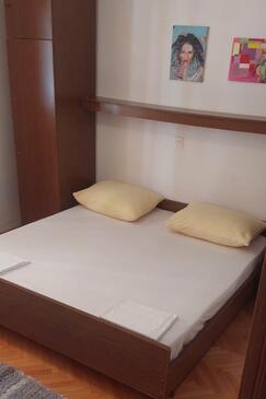 Makarska, Dormitorio en alojamiento de tipo room, aire acondicionado disponible y WiFi.