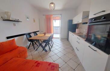 Ferienwohnungen mit Parkplatz Banjol, Rab - 22421