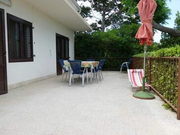 Apartament cu trei camere Barbat, Rab (A-22423-a(