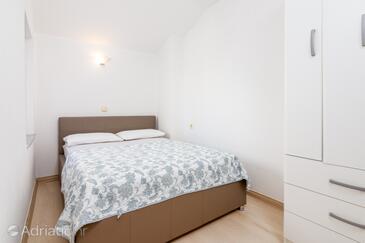 Apartments with WiFi Rovinj - 2243