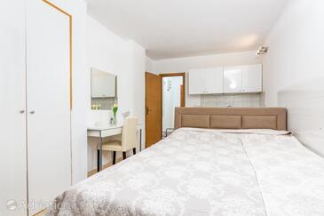 Apartments with WiFi Rovinj - 2243