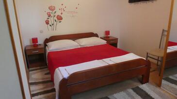 Ferienwohnungen mit Pool für Familien Jelsa, Hvar - 22432