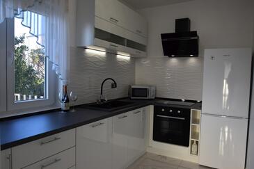Leiligheter med parkering Crikvenica - 22434