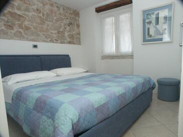 Apartments by the sea Rovinj - 2244