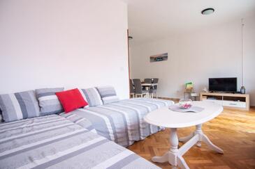 Dvojizbový apartmán Kaštel Kambelovac, Kaštela (A-22444-a)