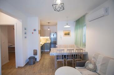 Apartments with parking space Pakoštane, Biograd - 22446