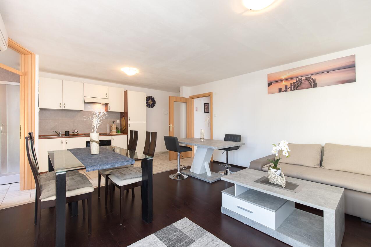 Appartamenti con parcheggio Porto Fontana - Vantačići, Veglia - Krk - 22447