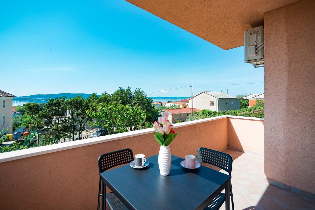Appartamenti con parcheggio Kastel Sucurac, Castelli - Kaštela - 22451