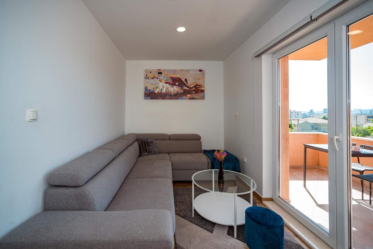 Appartamenti con parcheggio Kastel Sucurac, Castelli - Kaštela - 22451