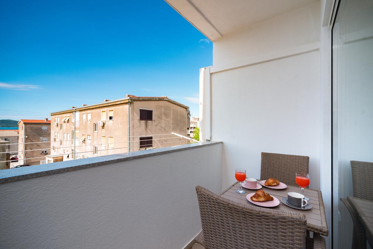 Appartamenti con parcheggio Kastel Sucurac, Castelli - Kaštela - 22456