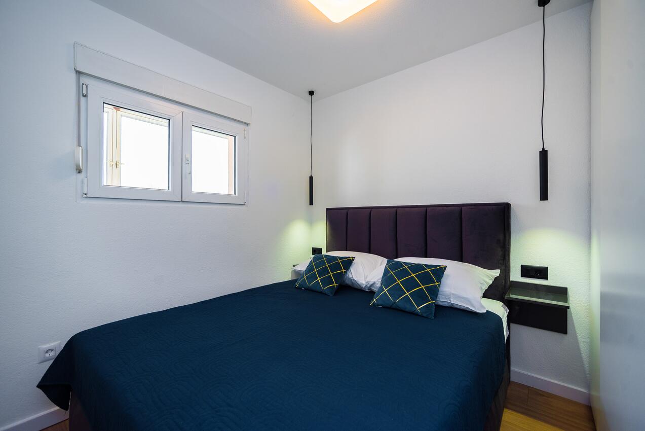Appartamenti con parcheggio Kastel Sucurac, Castelli - Kaštela - 22456