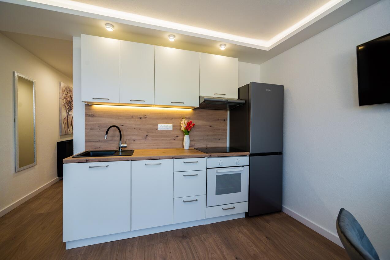 Appartamenti con parcheggio Kastel Sucurac, Castelli - Kaštela - 22456