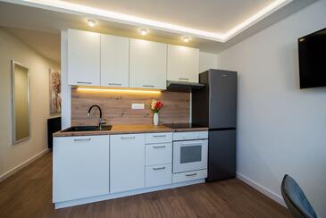 Ferienwohnungen mit Parkplatz Kastel Sucurac, Kastela - 22456